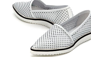 IMPORT SLIP-ON SHOES