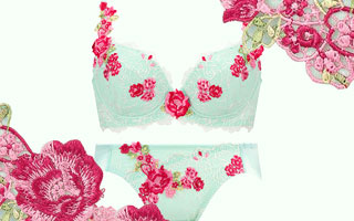 POUR MOI BY TRIUMPH