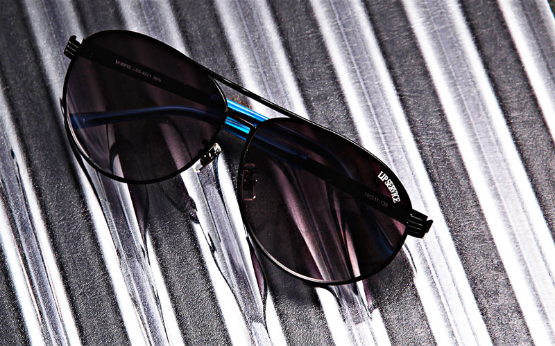 LIP SERVICE:sunglasses