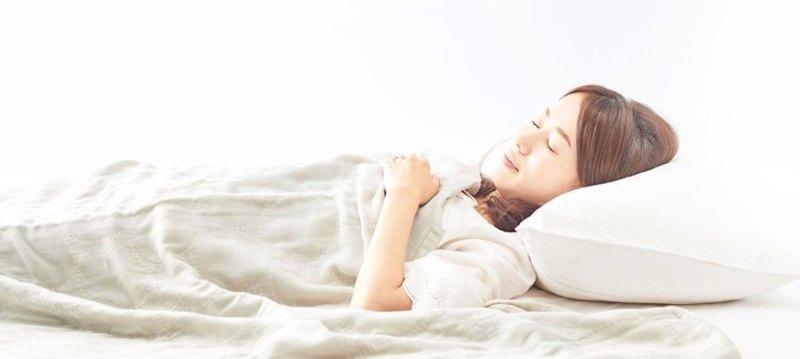 寝るコスメ