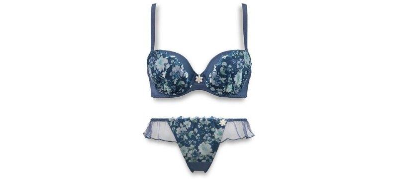 AMO'S STYLE by Triumph