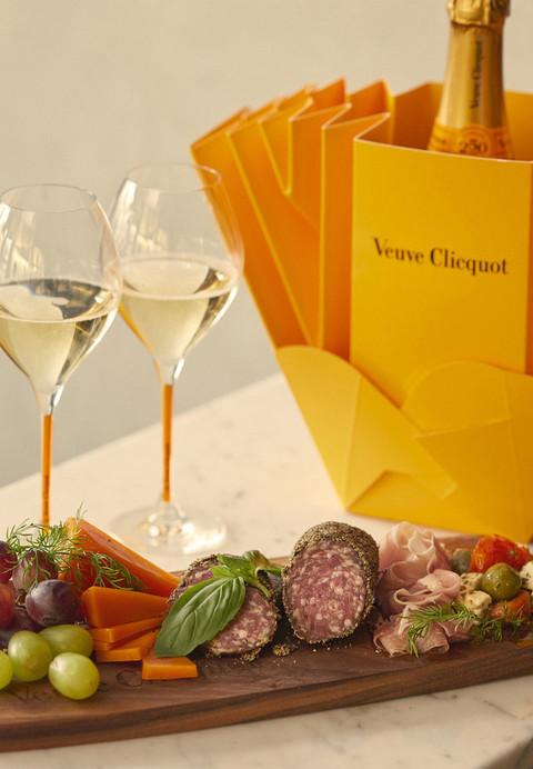 数量限定・Home Party Set】 VEUVE CLICQUOT YELLOW LABEL ICE BOX