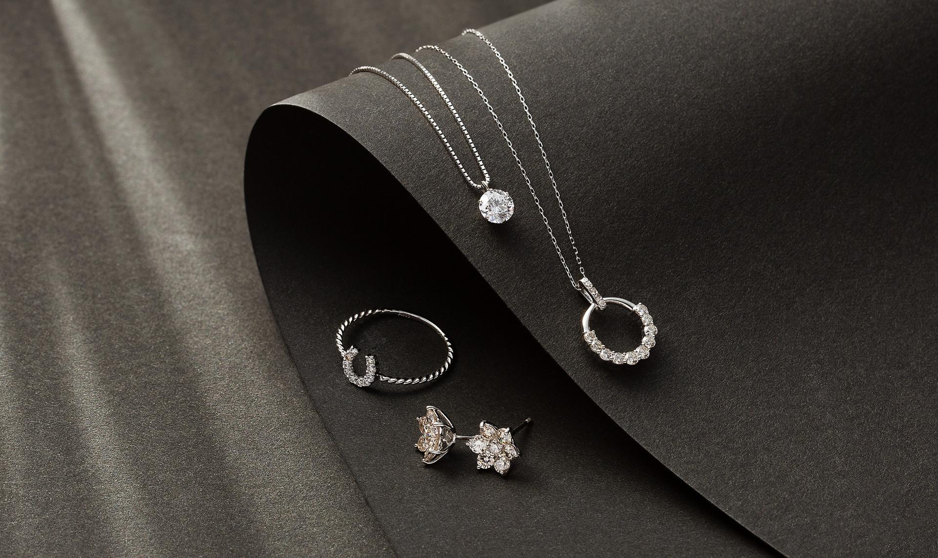 Premium diamond jewels collection